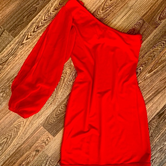 One shoulder red dress - Picture 3 of 3